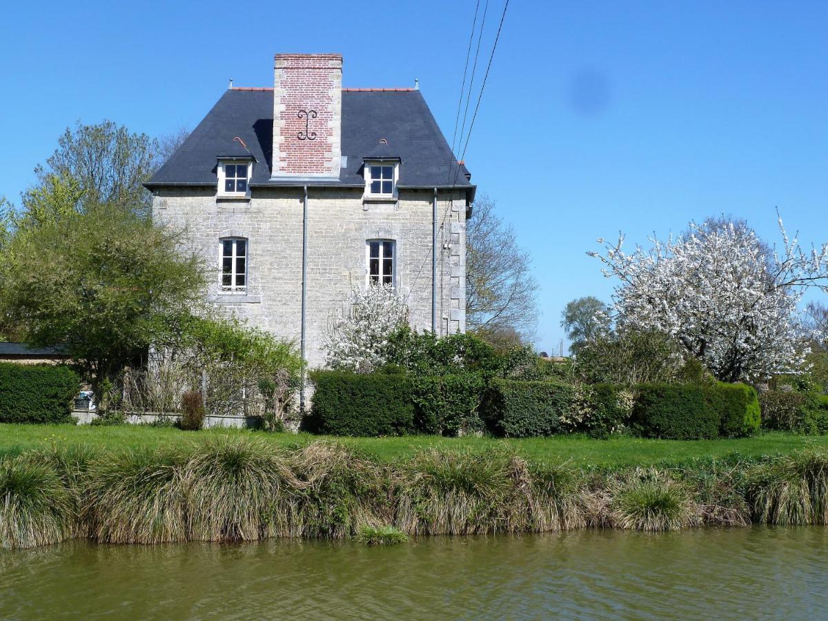 B&B L'Atelier Du Presbytere Saint-Maugan Exteriör bild