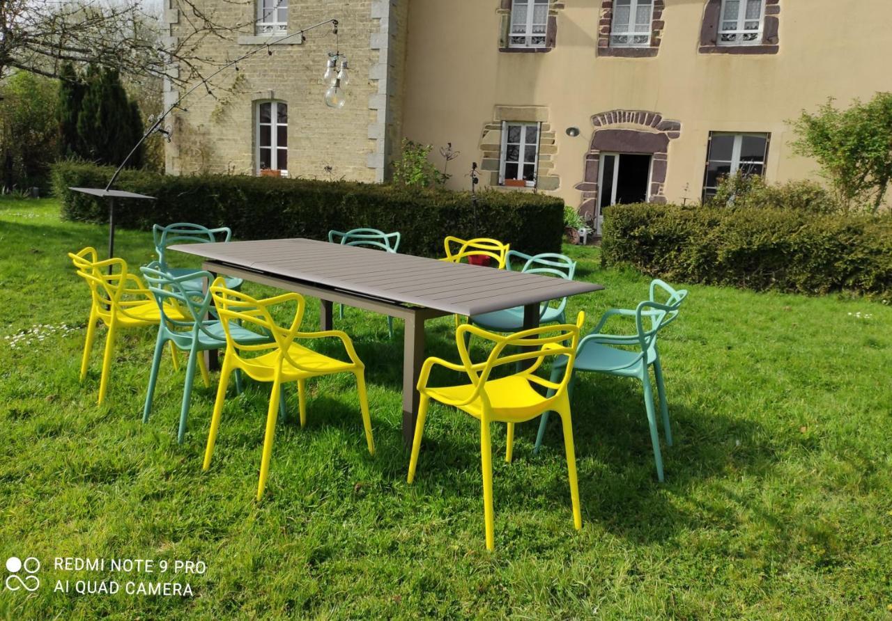 B&B L'Atelier Du Presbytere Saint-Maugan Exteriör bild