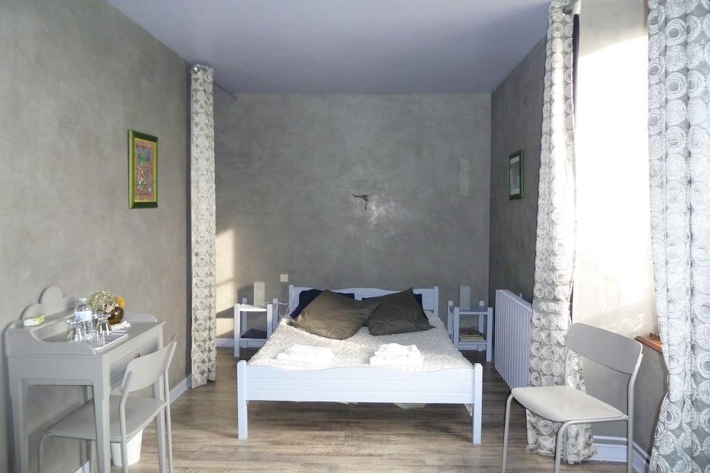 B&B L'Atelier Du Presbytere Saint-Maugan Rum bild